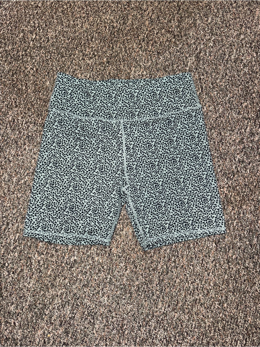 High-Waist Leopard Print Bike Shorts - Mint/Black
